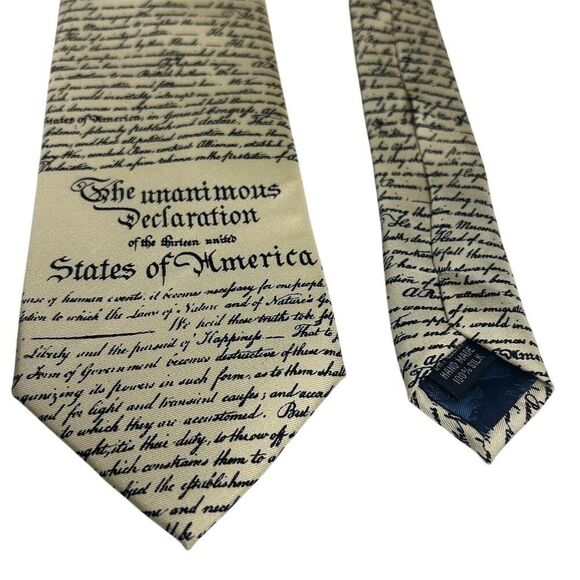 Alynn Men's Ivory Silk Declaration of Independence Necktie - Picture 1 of 7
